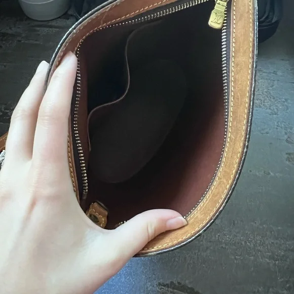 Authentic Louis Vuitton Drouot Crossbody Bag - Picture 5 of 8